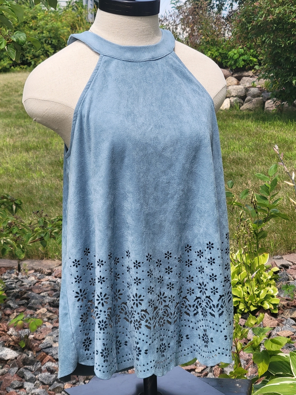 Taylor & Sage Dusty Blue Halter Suede-Look Laser Cut Size Small - Picture 6 of 10